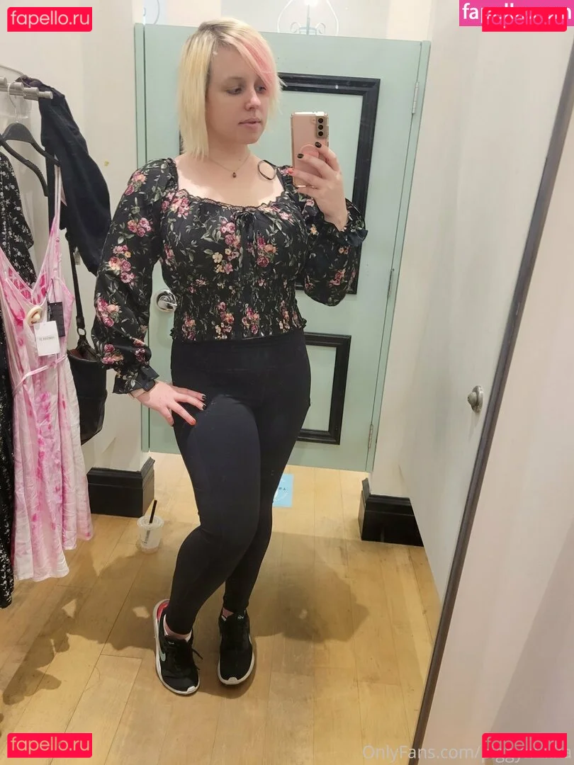 piggynukka Onlyfans Photo Gallery 