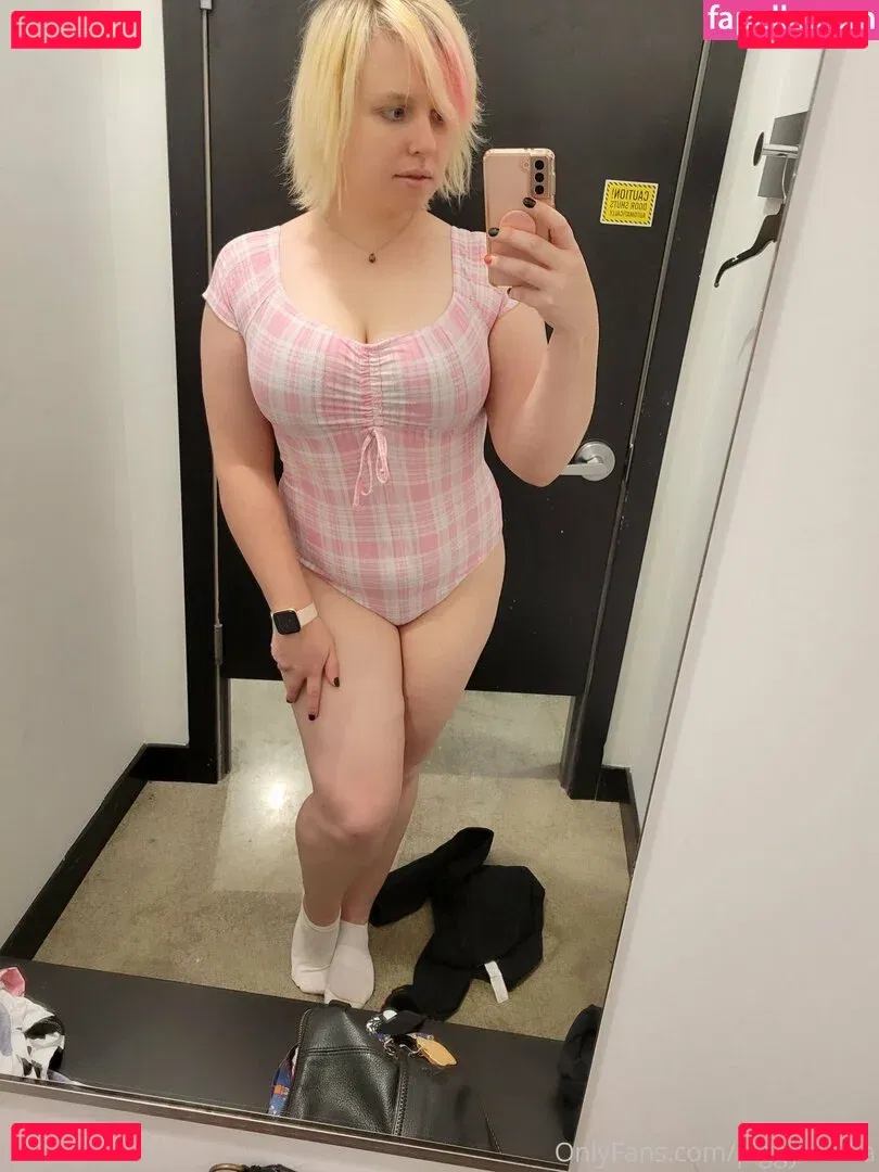 piggynukka Onlyfans Photo Gallery 
