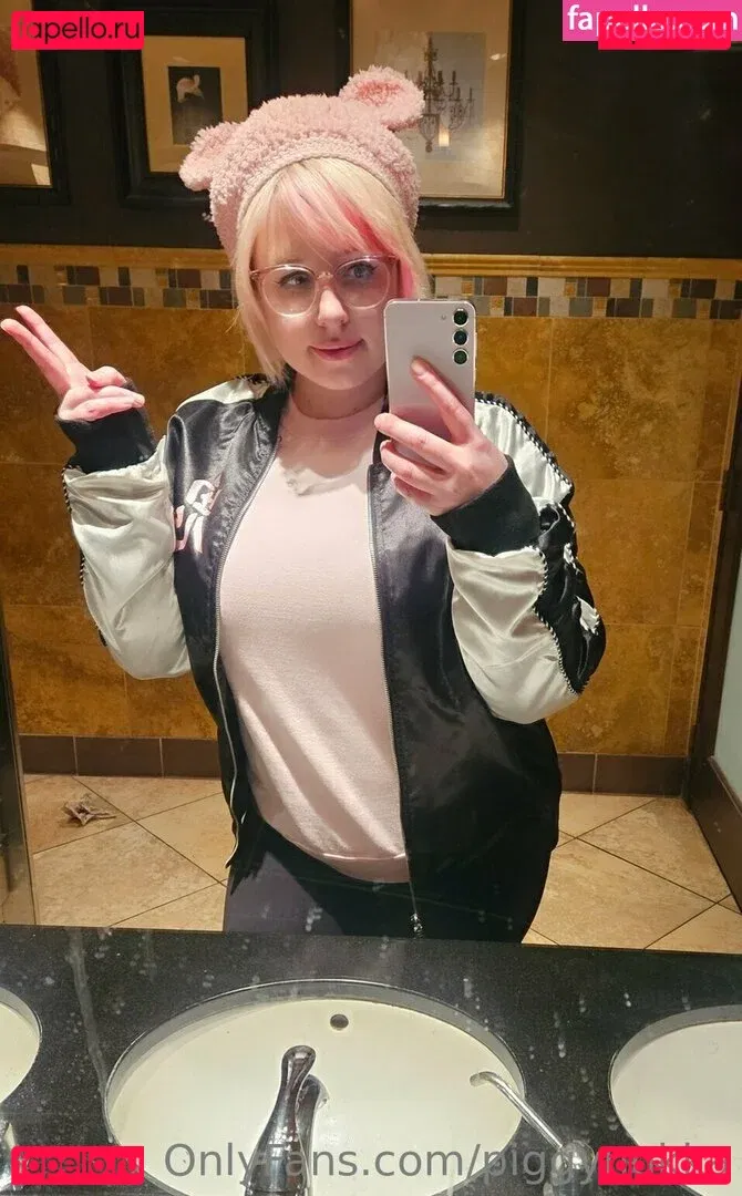 piggynukka Onlyfans Photo Gallery 
