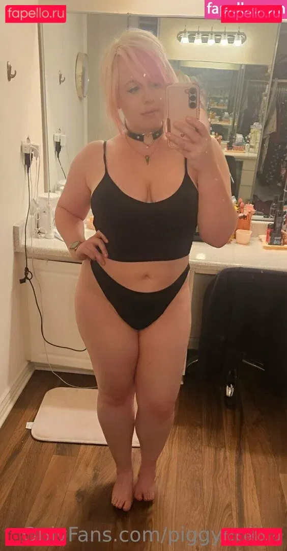 piggynukka Onlyfans Photo Gallery 