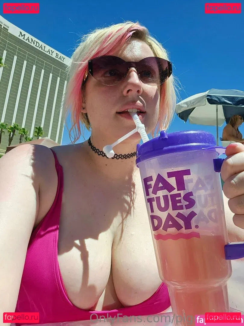 piggynukka Onlyfans Photo Gallery 