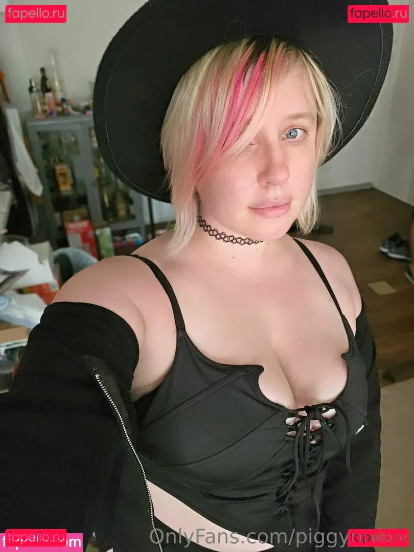 piggynukka Onlyfans Photo Gallery 