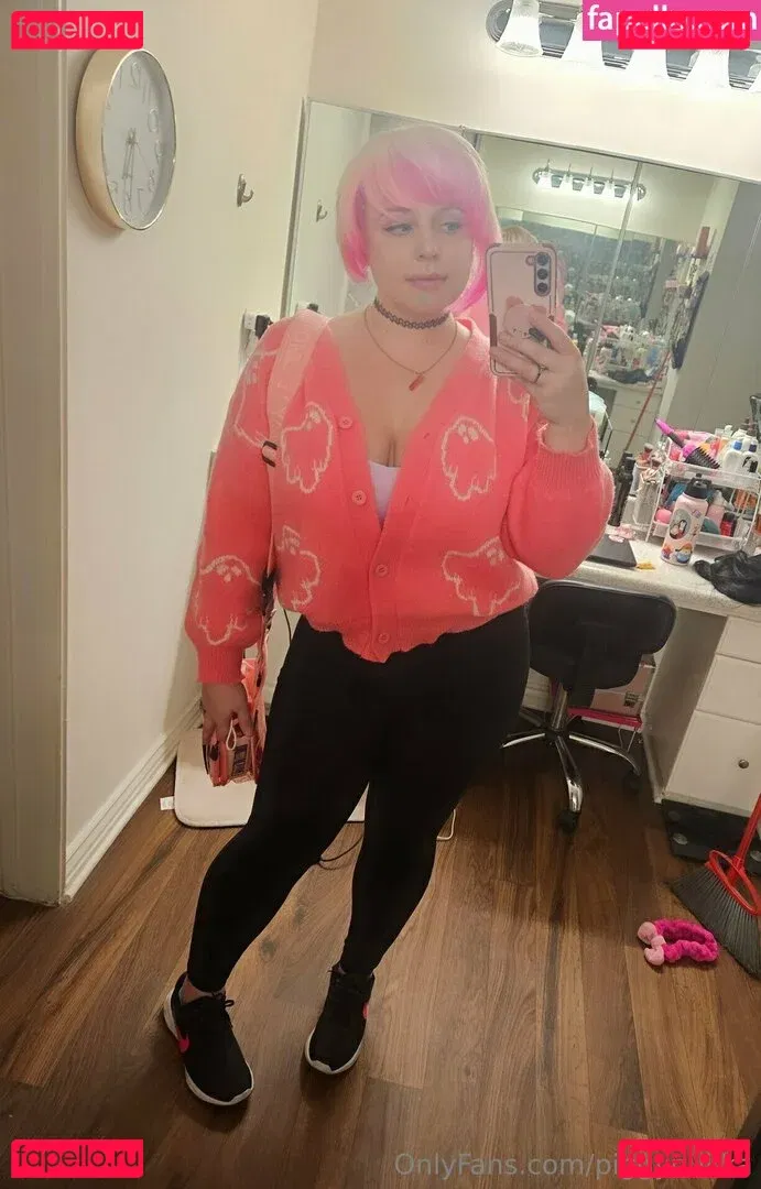 piggynukka Onlyfans Photo Gallery 