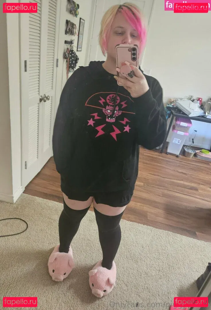 piggynukka Onlyfans Photo Gallery 