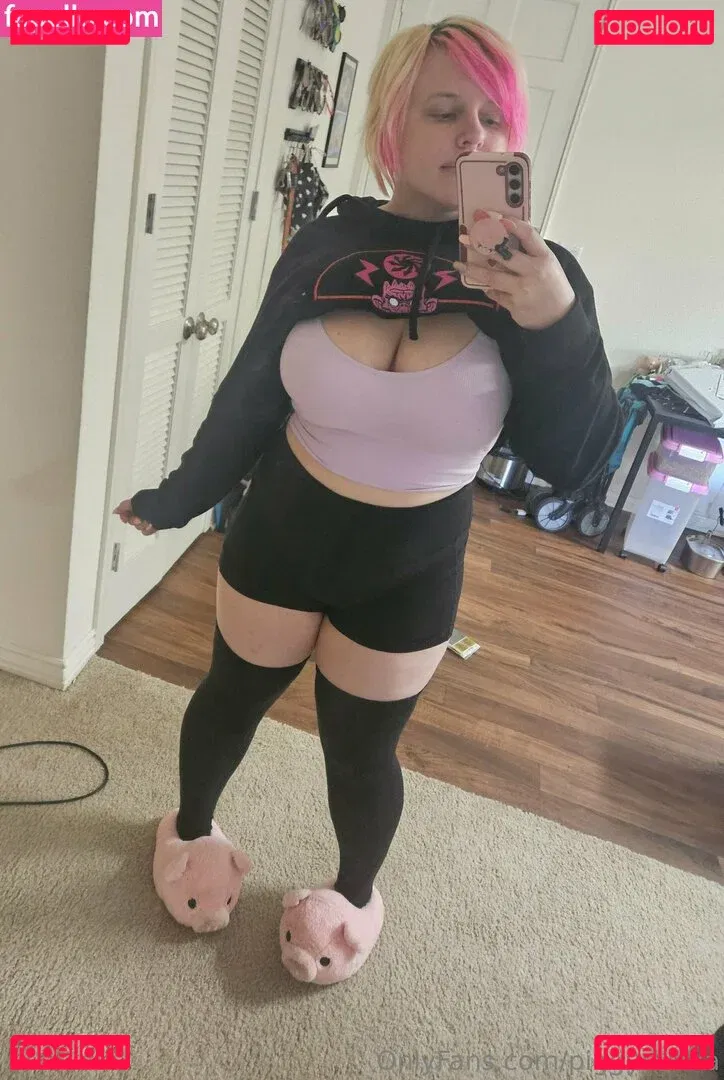 piggynukka Onlyfans Photo Gallery 