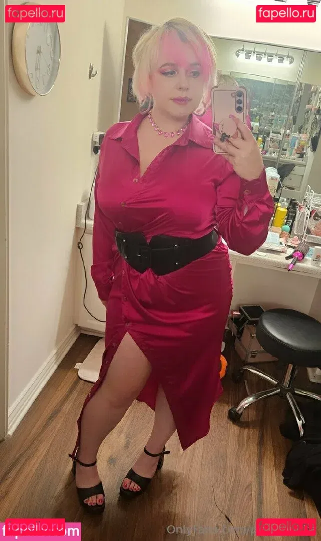 piggynukka Onlyfans Photo Gallery 