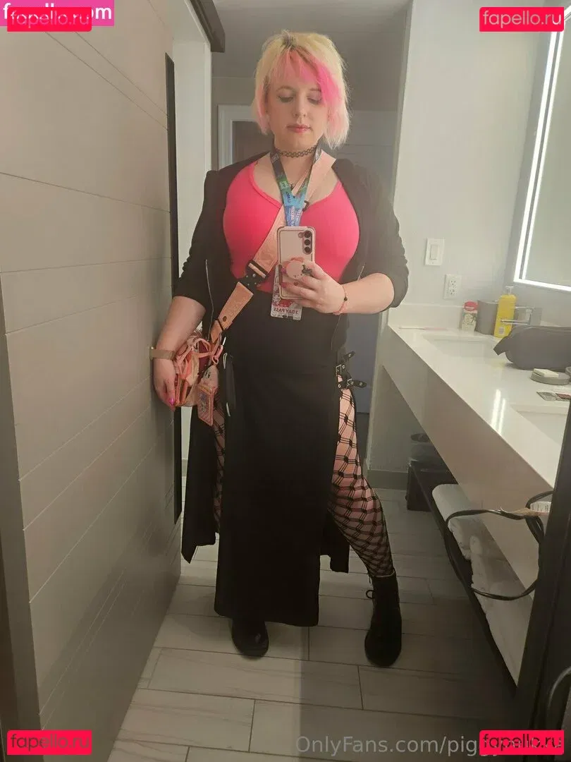 piggynukka Onlyfans Photo Gallery 