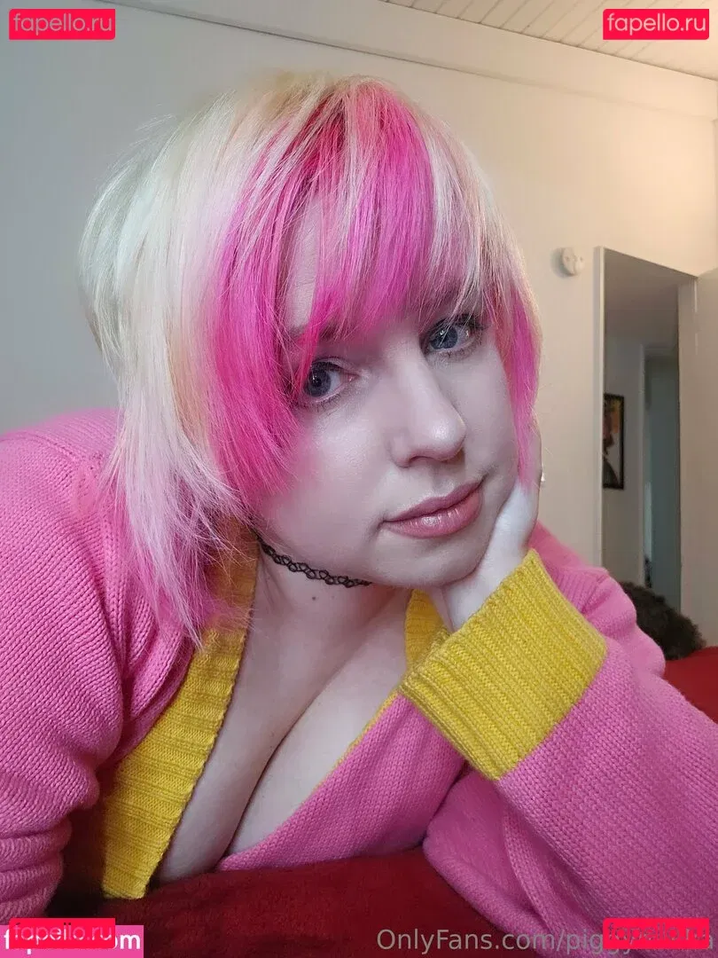piggynukka Onlyfans Photo Gallery 
