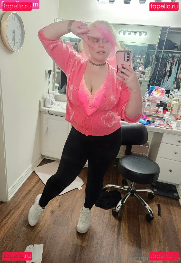 piggynukka Onlyfans Photo Gallery 