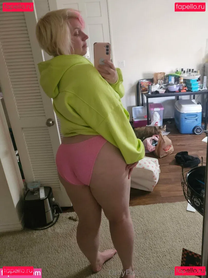 piggynukka Onlyfans Photo Gallery 