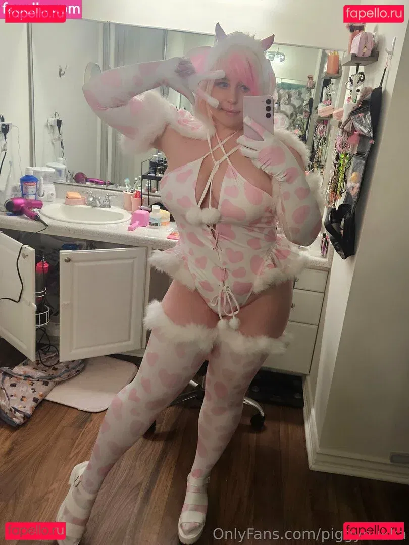 piggynukka Onlyfans Photo Gallery 