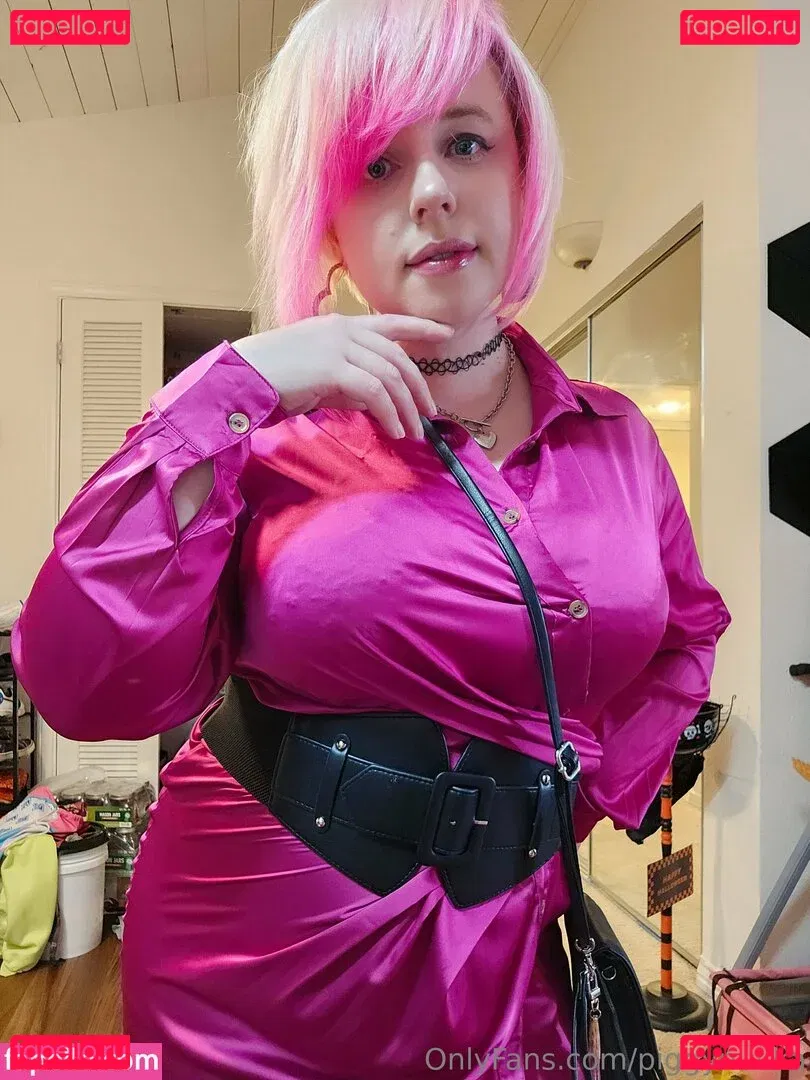 piggynukka Onlyfans Photo Gallery 