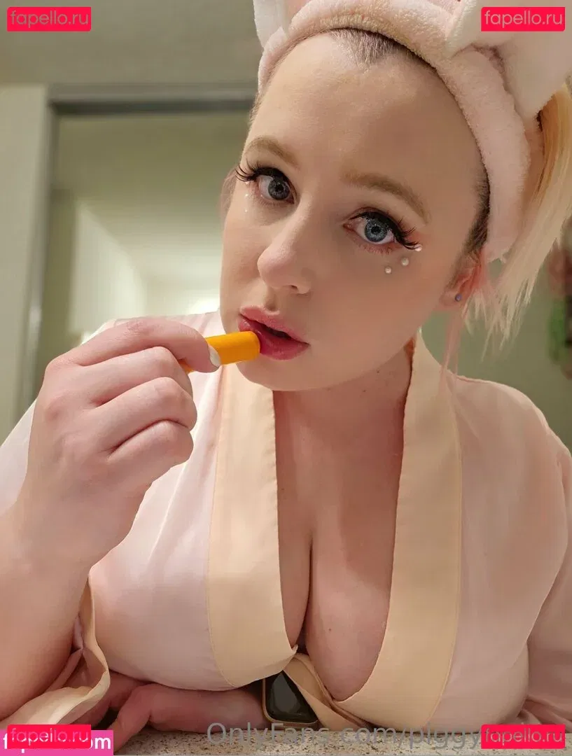 piggynukka Onlyfans Photo Gallery 