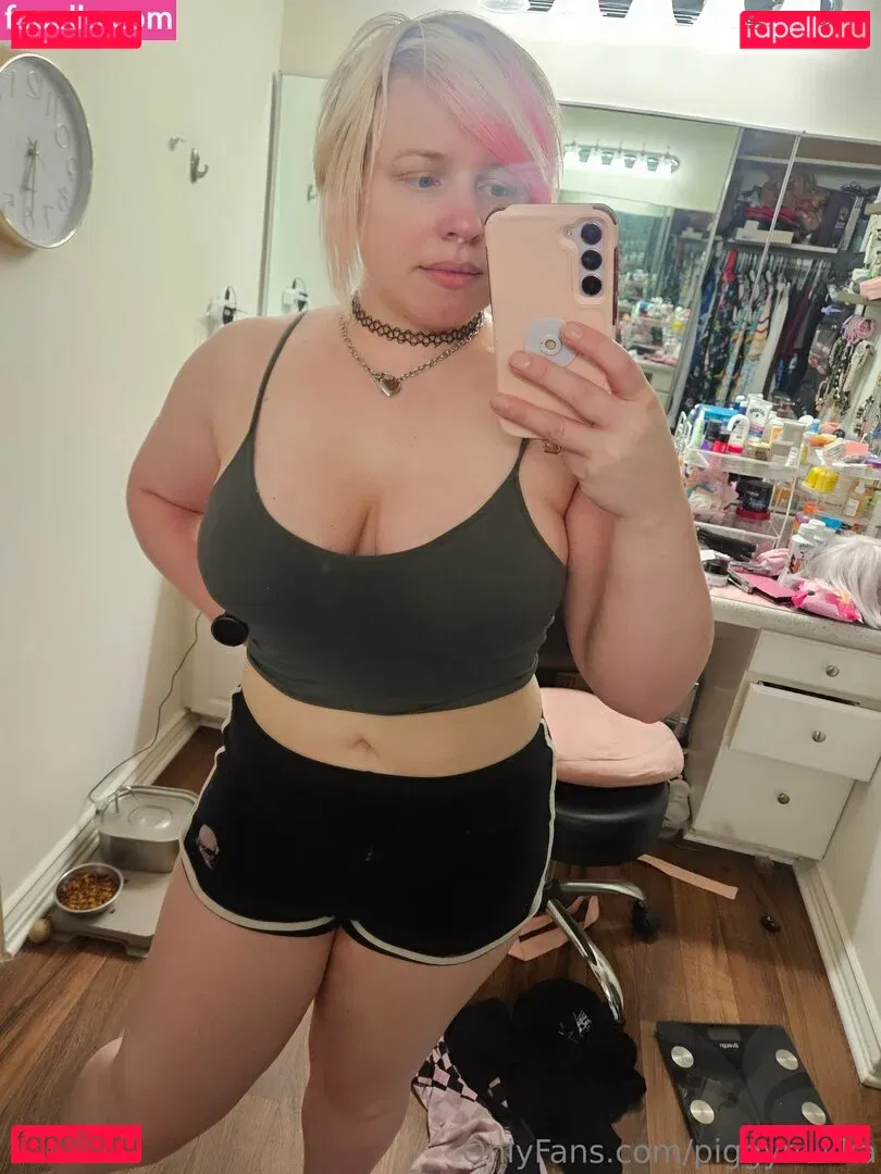 piggynukka Onlyfans Photo Gallery 