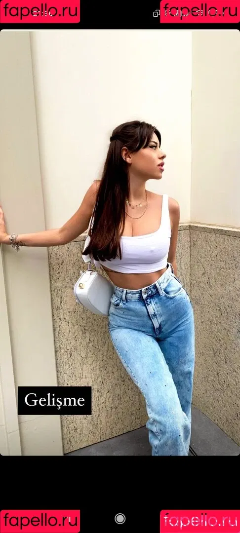 Demet Ozturk Onlyfans Photo Gallery 