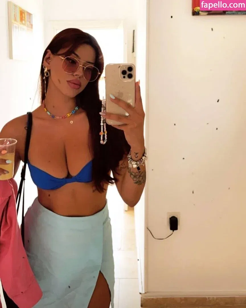 Demet Ozturk Onlyfans Photo Gallery 