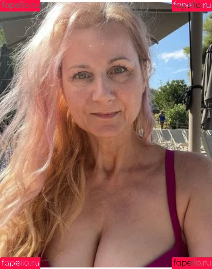 Corrinne Wicks Onlyfans Photo Gallery 