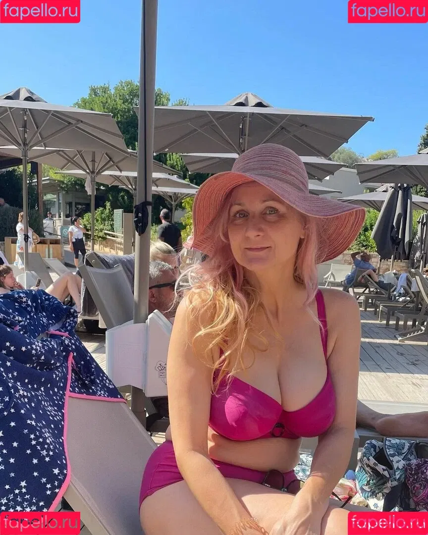 Corrinne Wicks Onlyfans Photo Gallery 