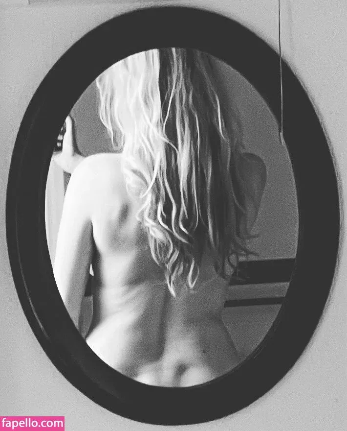 Corrinne Wicks Onlyfans Photo Gallery 