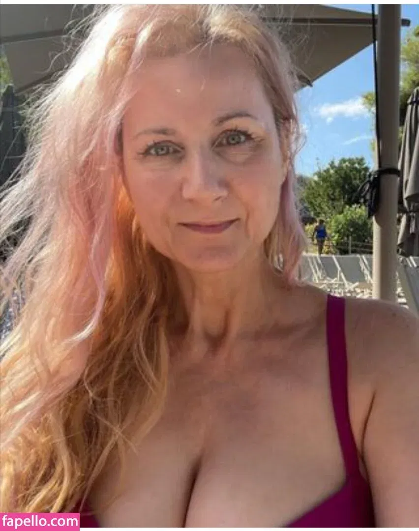 Corrinne Wicks Onlyfans Photo Gallery 