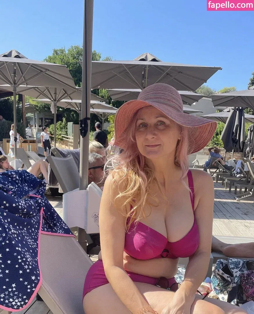 Corrinne Wicks Onlyfans Photo Gallery 