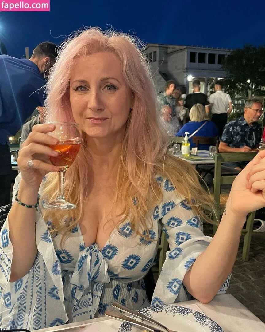 Corrinne Wicks Onlyfans Photo Gallery 