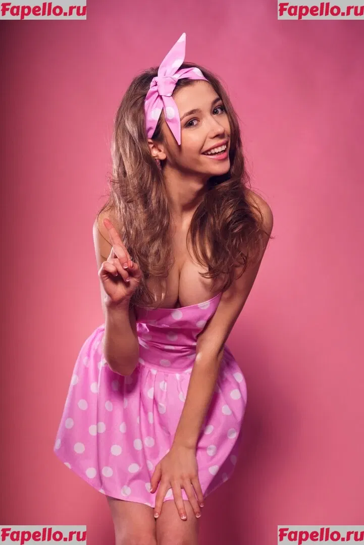 Mila Azul Onlyfans Photo Gallery 