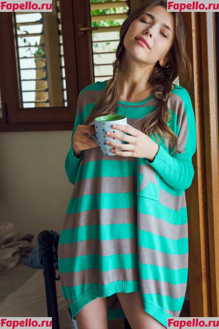 Mila Azul Onlyfans Photo Gallery 