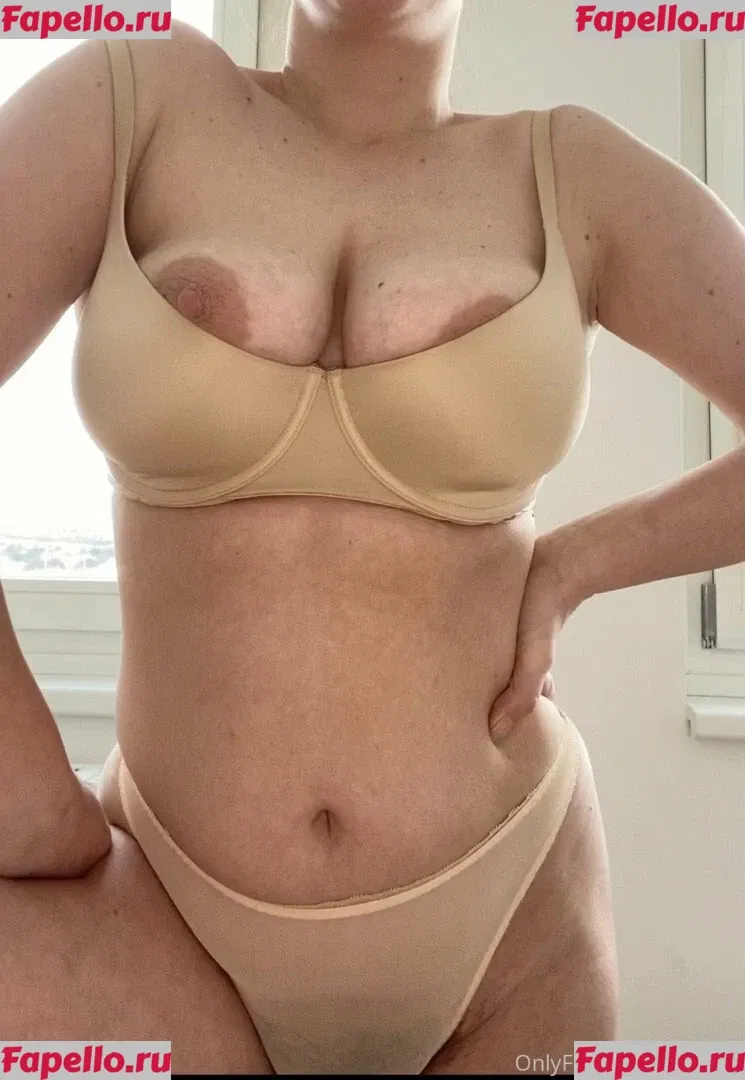 DDBella Onlyfans Photo Gallery 