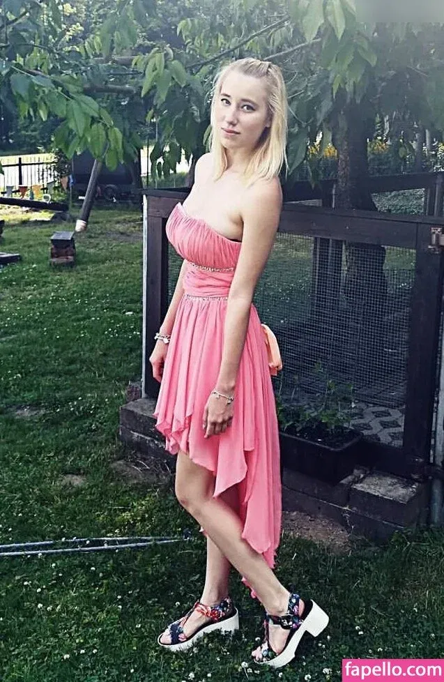 DDBella Onlyfans Photo Gallery 