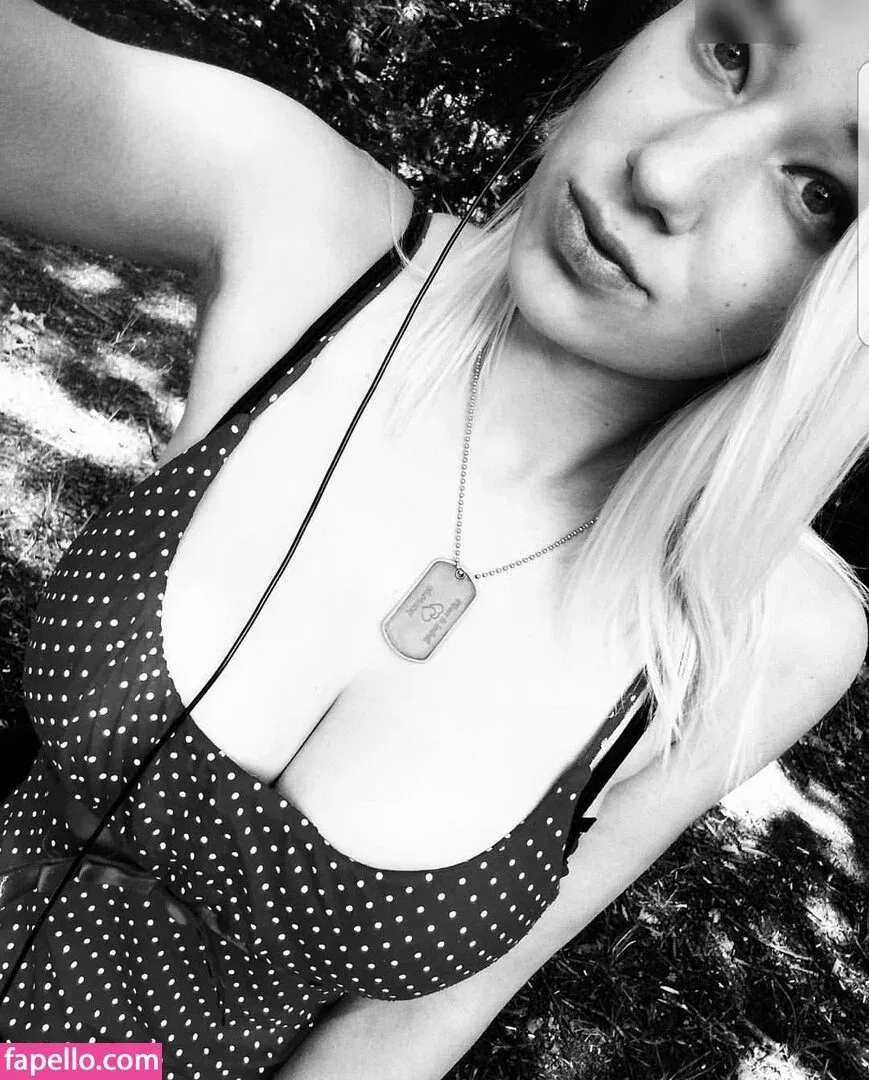 DDBella Onlyfans Photo Gallery 