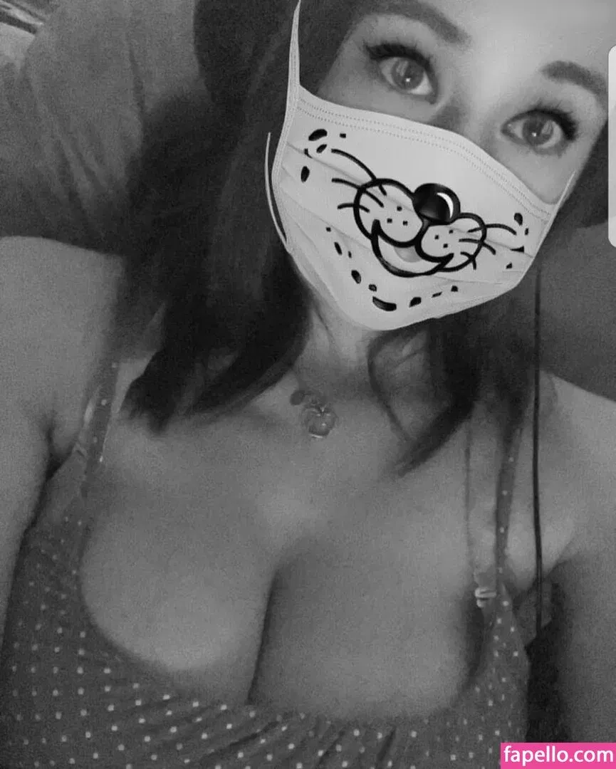 DDBella Onlyfans Photo Gallery 