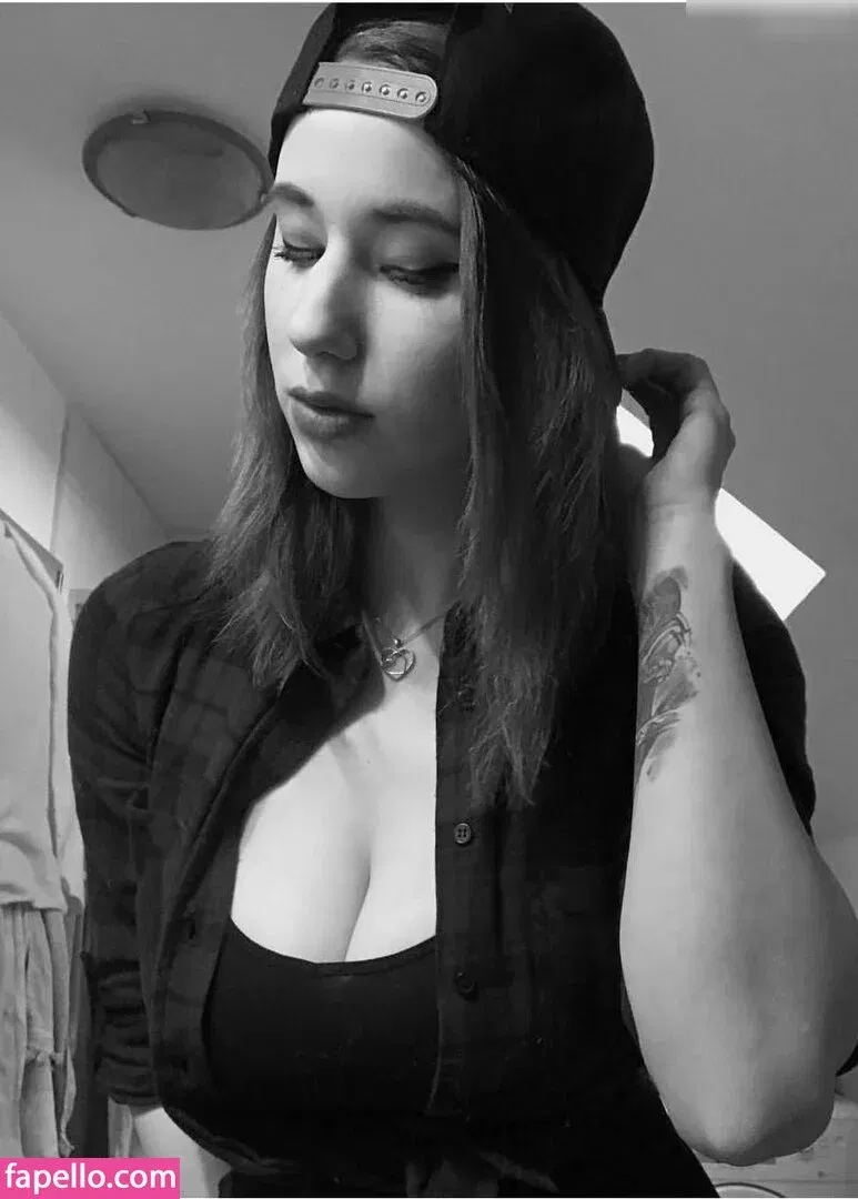 DDBella Onlyfans Photo Gallery 