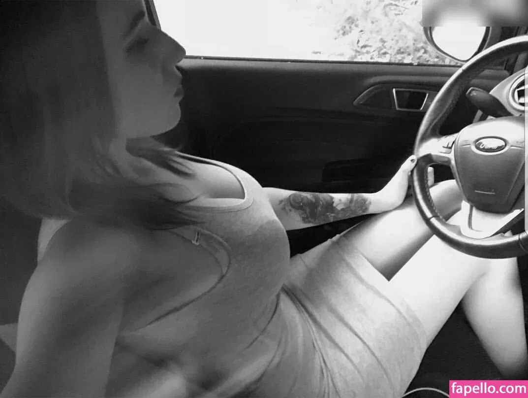 DDBella Onlyfans Photo Gallery 