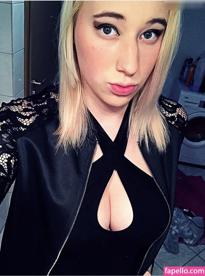 DDBella Onlyfans Photo Gallery 