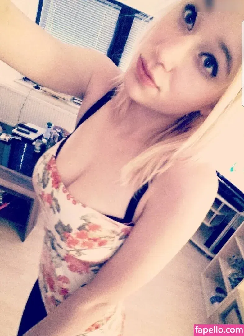 DDBella Onlyfans Photo Gallery 