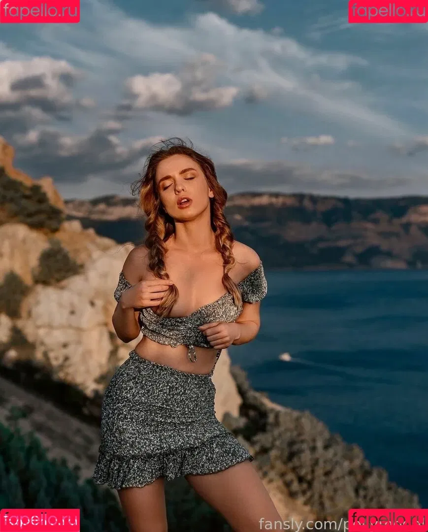 Polina Azarova Onlyfans Photo Gallery 