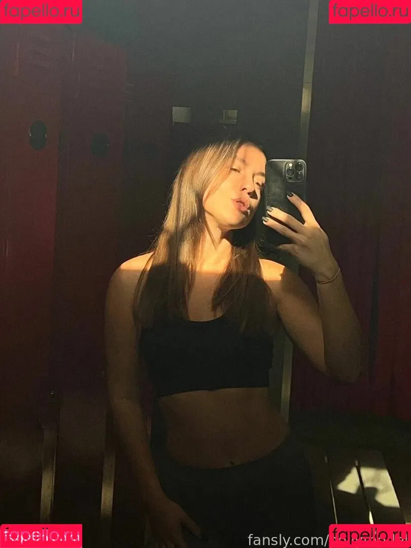 Polina Azarova Onlyfans Photo Gallery 