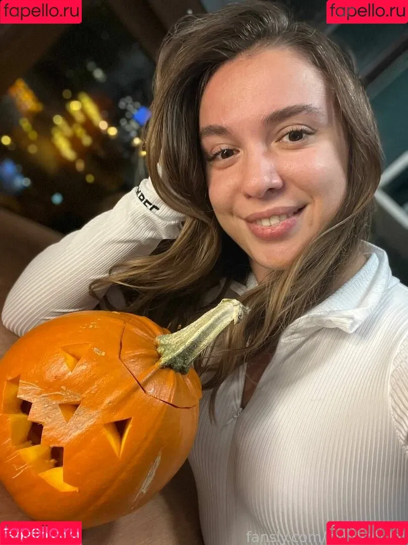 Polina Azarova Onlyfans Photo Gallery 