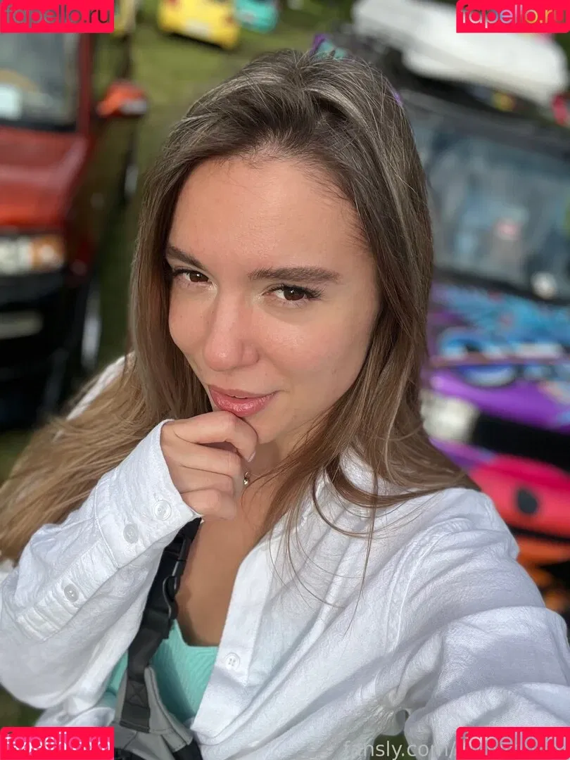 Polina Azarova Onlyfans Photo Gallery 