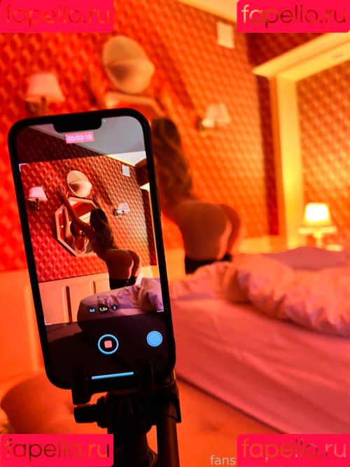 Polina Azarova Onlyfans Photo Gallery 