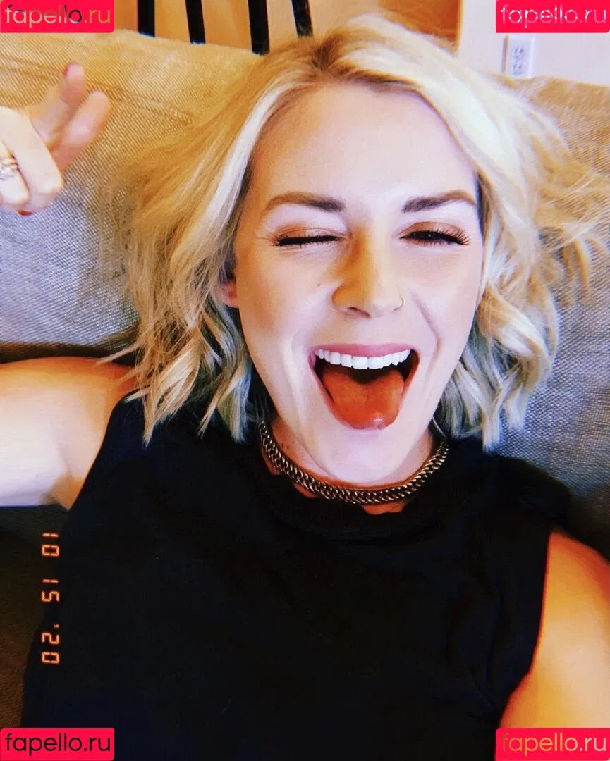 Renee Paquette Onlyfans Photo Gallery 