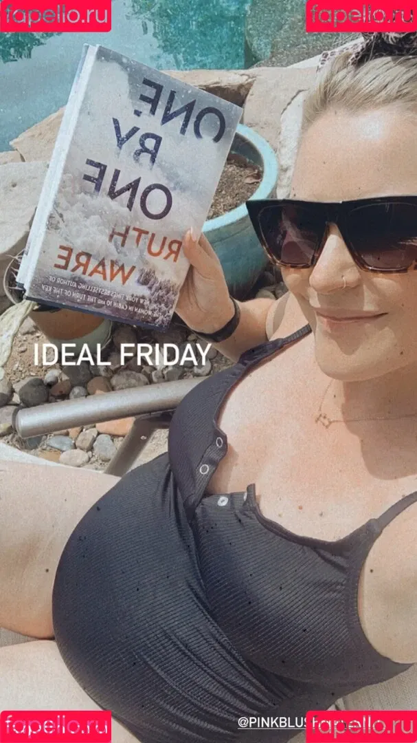 Renee Paquette Onlyfans Photo Gallery 
