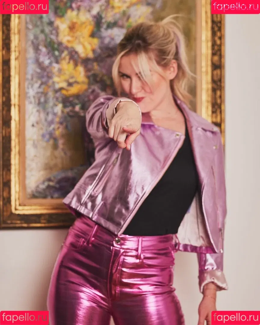 Renee Paquette Onlyfans Photo Gallery 