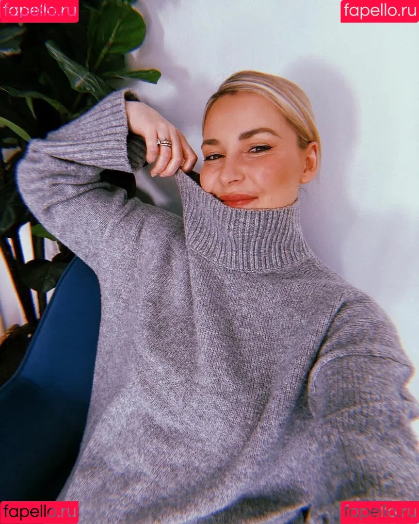 Renee Paquette Onlyfans Photo Gallery 
