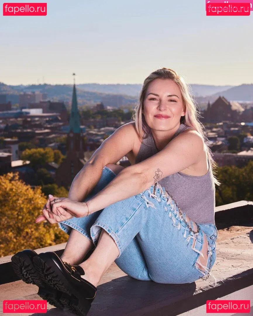 Renee Paquette Onlyfans Photo Gallery 