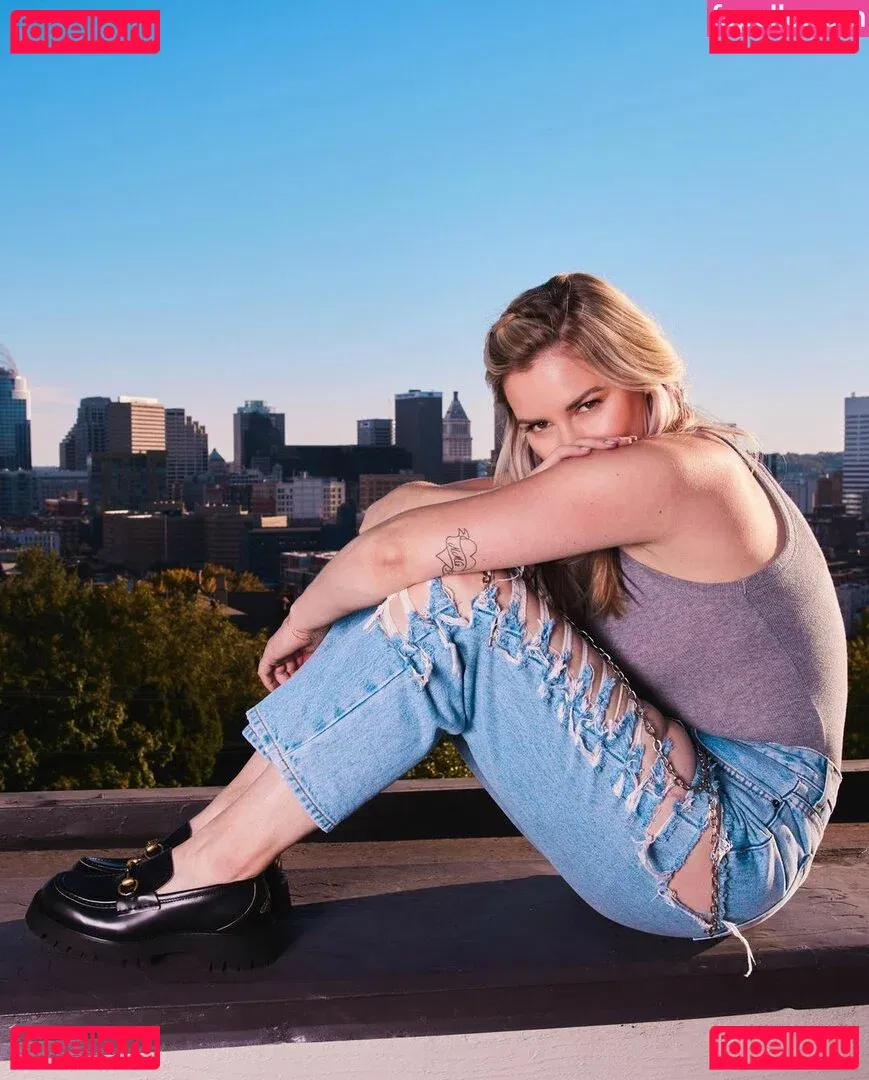 Renee Paquette Onlyfans Photo Gallery 