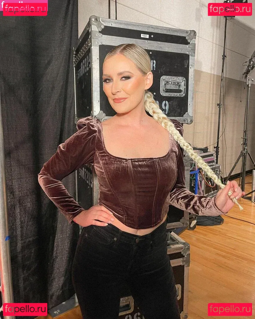 Renee Paquette Onlyfans Photo Gallery 