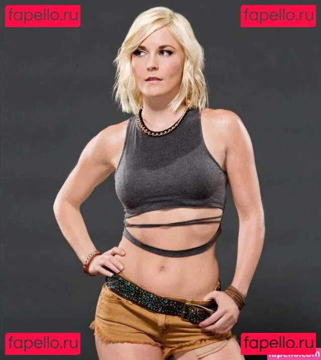 Renee Paquette Onlyfans Photo Gallery 