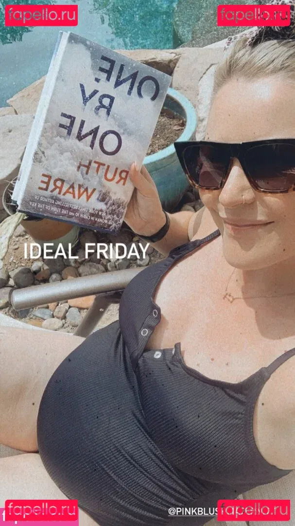 Renee Paquette Onlyfans Photo Gallery 